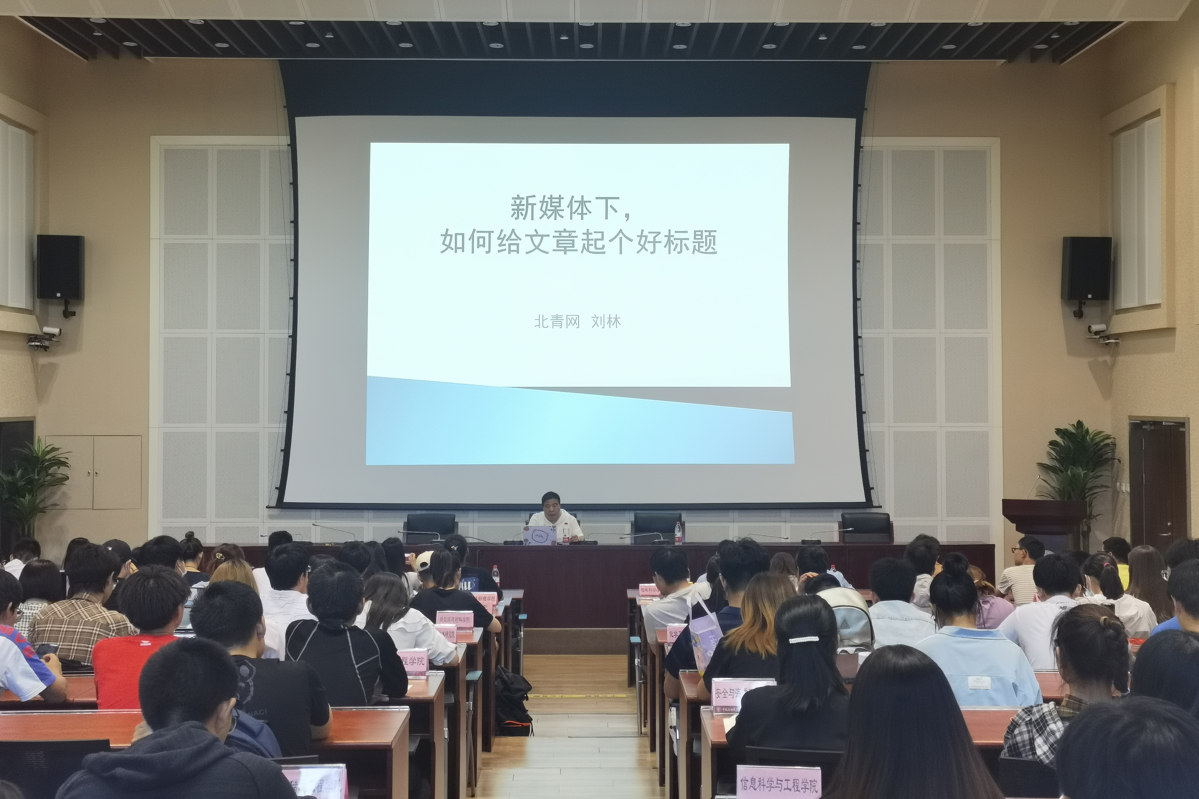 42094ef2972c4b5aa57b17696701866e.jpg 42094ef2972c4b5aa57b17696701866e.jpg